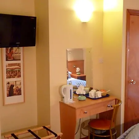 Holiday Hotel גלוואיי